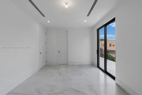 2265 SW 4 Street Miami FL 33135