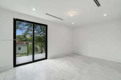 2265 SW 4 Street Miami FL 33135