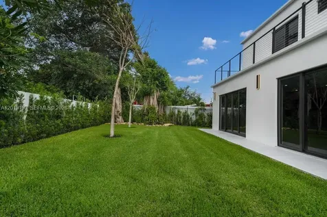 2265 SW 4 Street Miami FL 33135