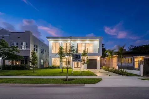 2265 SW 4 Street Miami FL 33135