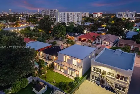 2265 SW 4 Street Miami FL 33135