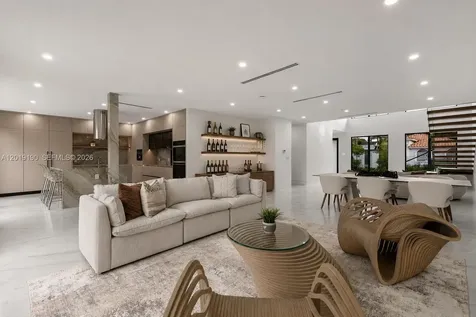 2265 SW 4 Street Miami FL 33135
