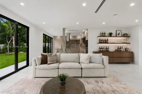 2265 SW 4 Street Miami FL 33135