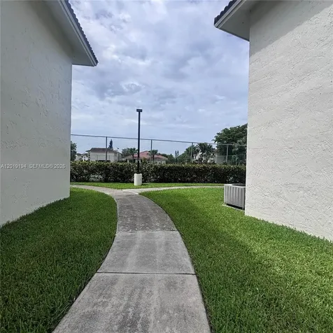 Miami FL 33172
