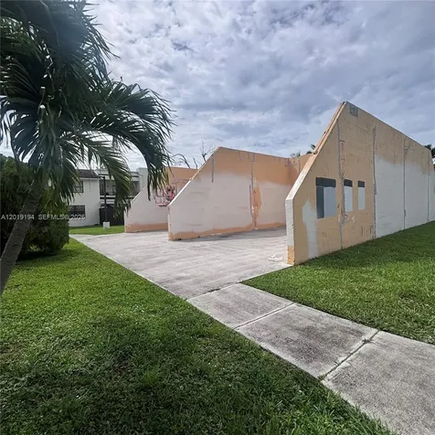 Miami FL 33172