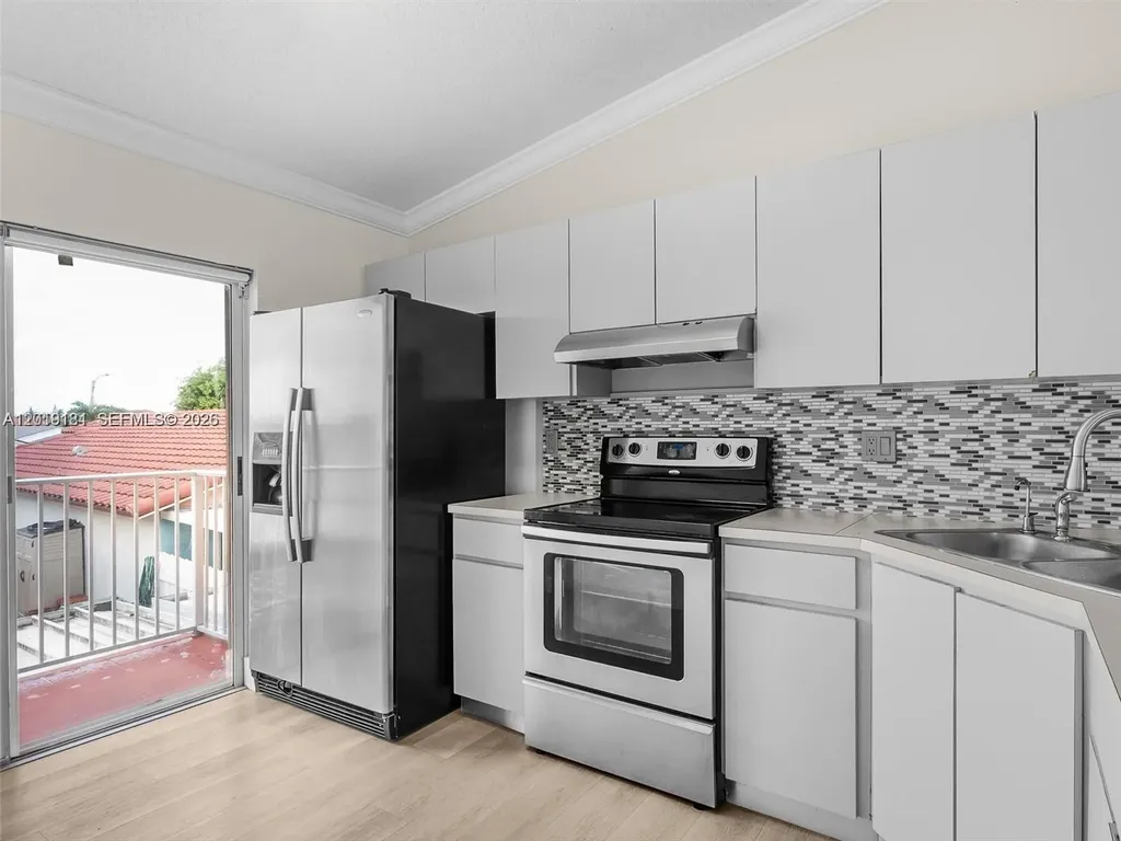 3375 W 76th Street Hialeah FL 33018