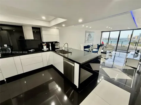 555 NE 15th Street Miami FL 33132