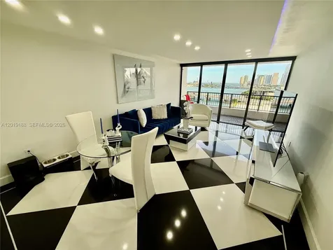 555 NE 15th Street Miami FL 33132