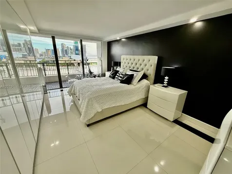 555 NE 15th Street Miami FL 33132