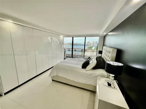 555 NE 15th Street Miami FL 33132