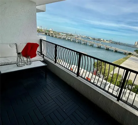 555 NE 15th Street Miami FL 33132