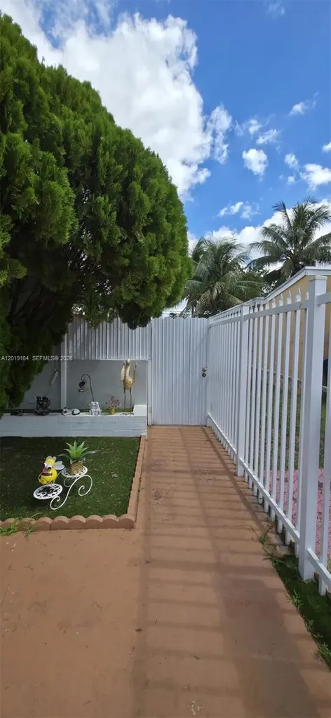 3285 NW 98th Street Miami FL 33147