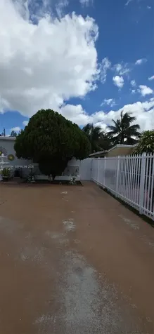 3285 NW 98th Street Miami FL 33147