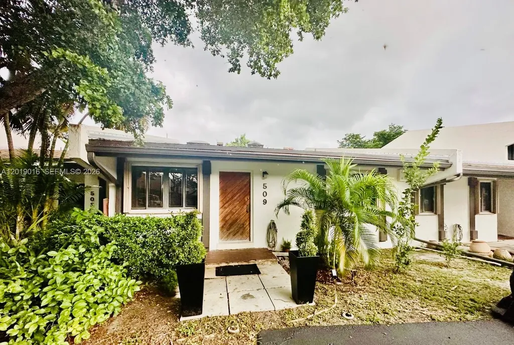 509 NE 199th Lane Miami FL 33179