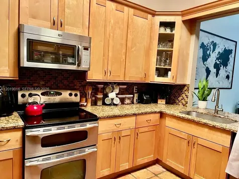 509 NE 199th Lane Miami FL 33179