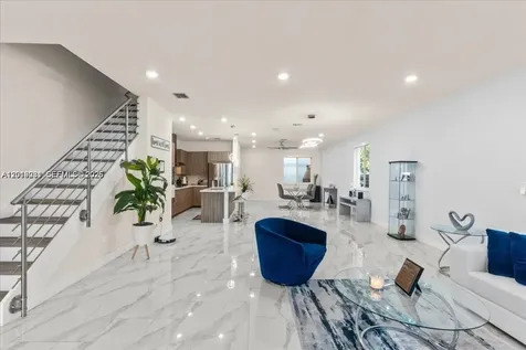 6680 NW 102nd Path Doral FL 33178