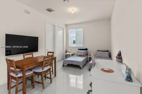 6680 NW 102nd Path Doral FL 33178