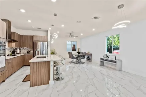 6680 NW 102nd Path Doral FL 33178
