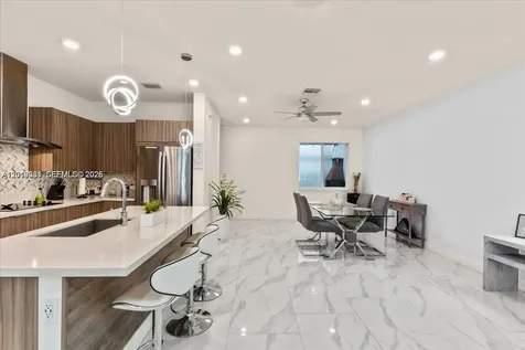 6680 NW 102nd Path Doral FL 33178