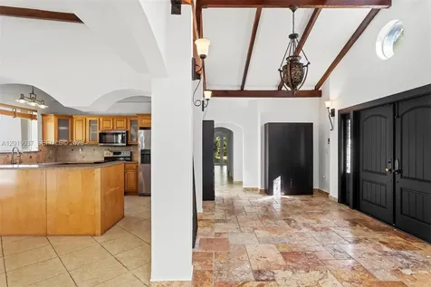 7975 Sunset Drive Miami FL 33143