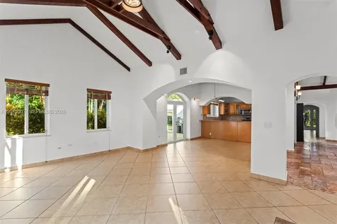 7975 Sunset Drive Miami FL 33143