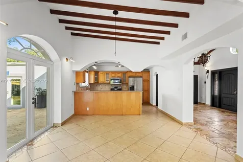 7975 Sunset Drive Miami FL 33143