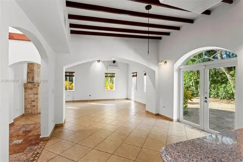 7975 Sunset Drive Miami FL 33143