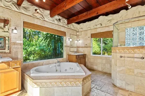 7975 Sunset Drive Miami FL 33143