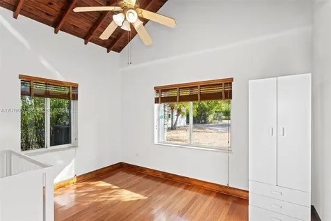 7975 Sunset Drive Miami FL 33143
