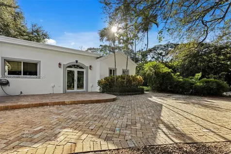 7975 Sunset Drive Miami FL 33143