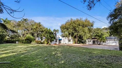 7975 Sunset Drive Miami FL 33143