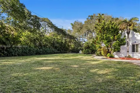 7975 Sunset Drive Miami FL 33143
