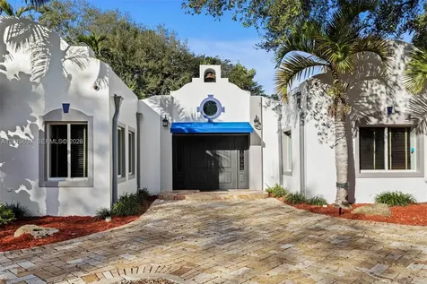 7975 Sunset Drive Miami FL 33143