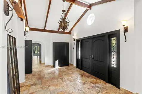 7975 Sunset Drive Miami FL 33143