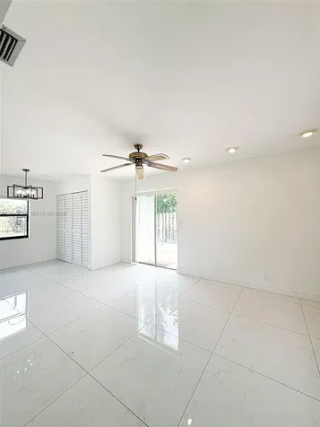 240 NW 36th Street Oakland Park FL 33309