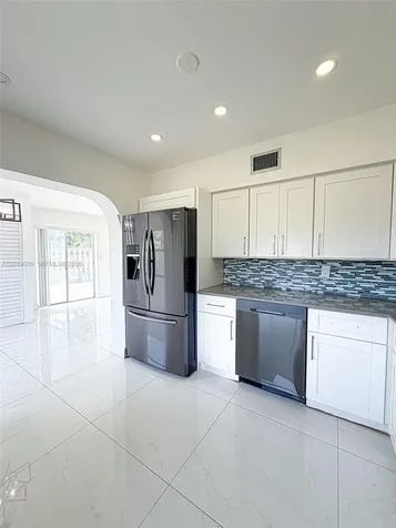 240 NW 36th Street Oakland Park FL 33309