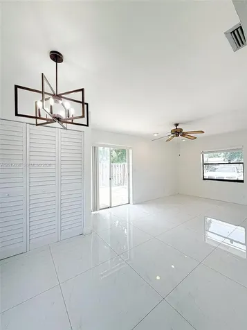 240 NW 36th Street Oakland Park FL 33309