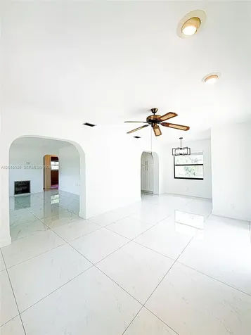 240 NW 36th Street Oakland Park FL 33309