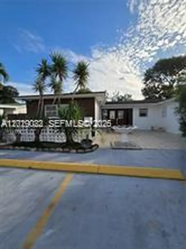 5712 Hollywood Boulevard Hollywood FL 33021