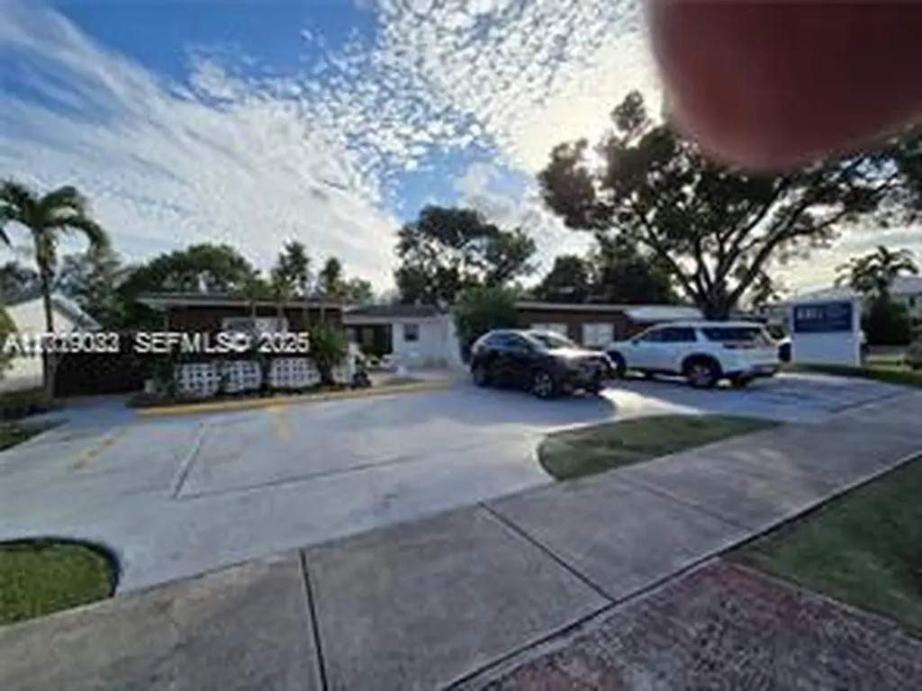 5712 Hollywood Boulevard Hollywood FL 33021