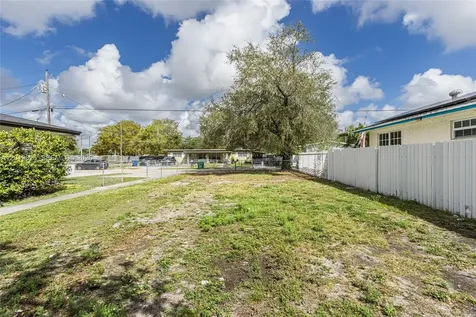 2316-2318 NW 98th Street Miami FL 33147