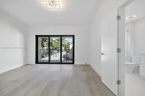 16449 NE 26th Avenue North Miami Beach FL 33160