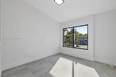 16449 NE 26th Avenue North Miami Beach FL 33160