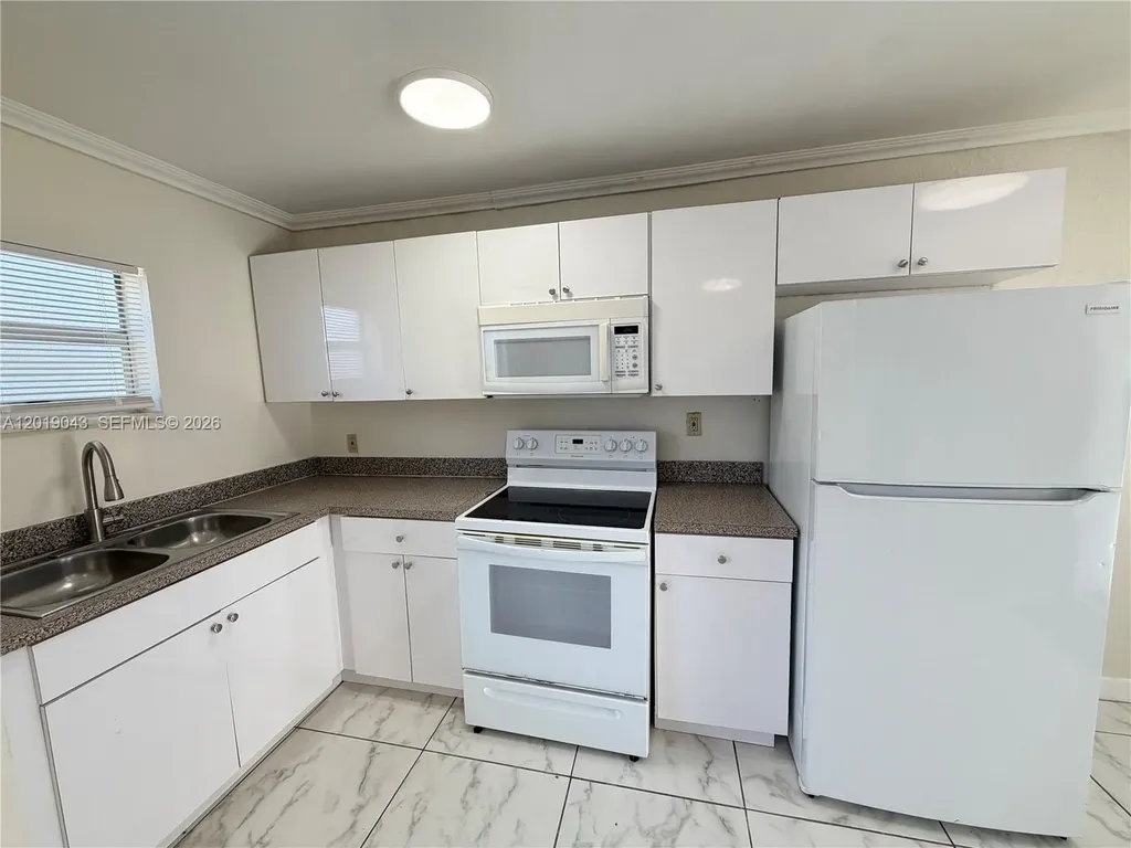 2571 NW 13th Court Fort Lauderdale FL 33311