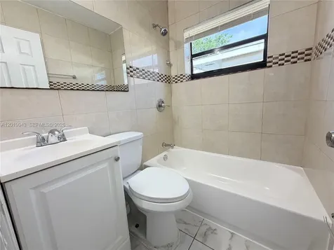 2571 NW 13th Court Fort Lauderdale FL 33311