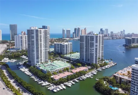 3600 Mystic Pointe Drive Aventura FL 33180
