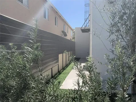 312 E 6th Street Hialeah FL 33010