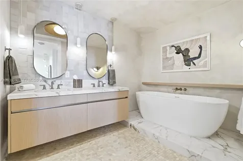 100 S Pointe Drive Miami Beach FL 33139