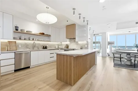 100 S Pointe Drive Miami Beach FL 33139