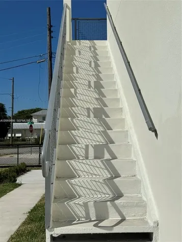 526 NW 6th Street Hallandale Beach FL 33009